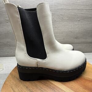 MIA Women's White dru platform bootie new 6